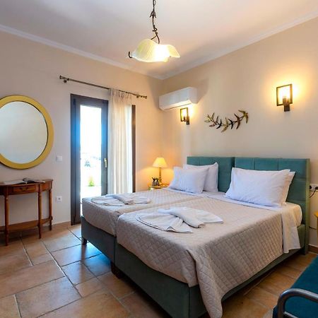 Solaris Methea- Luxury Central Villa By The Castle Kassiopi Exterior foto