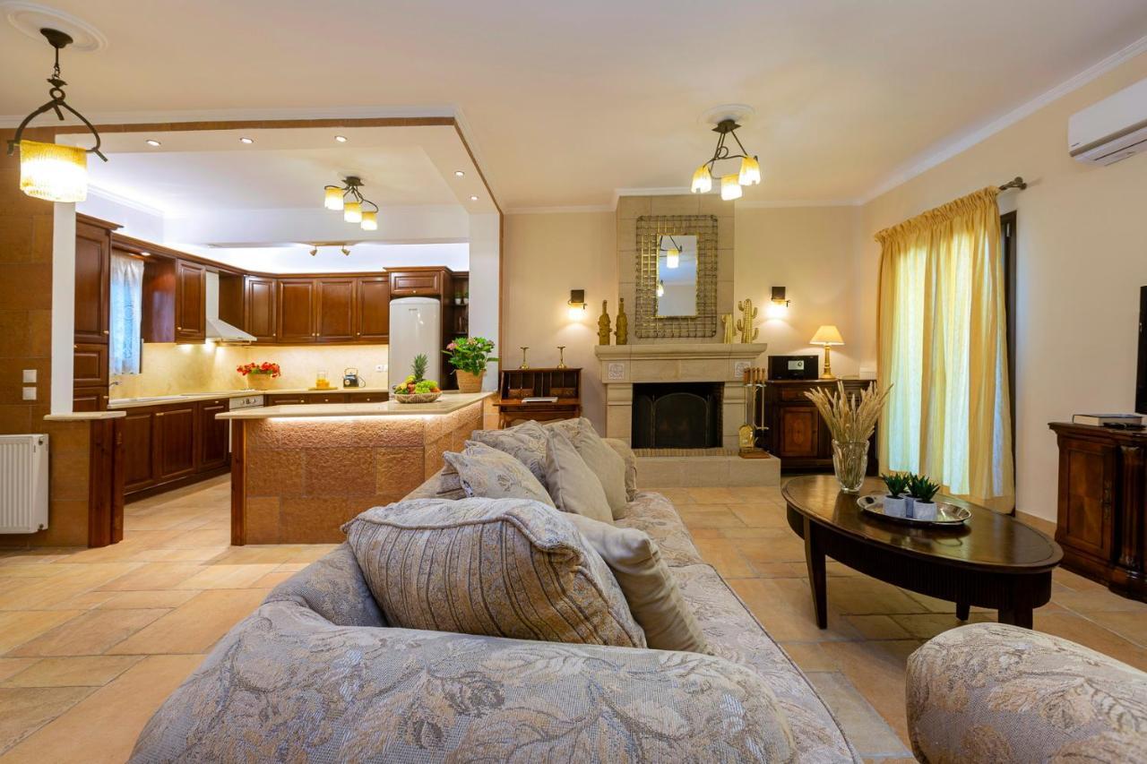 Solaris Methea- Luxury Central Villa By The Castle Kassiopi Exterior foto