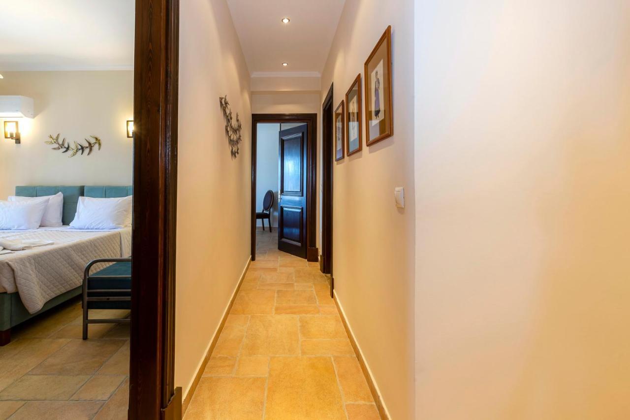 Solaris Methea- Luxury Central Villa By The Castle Kassiopi Exterior foto