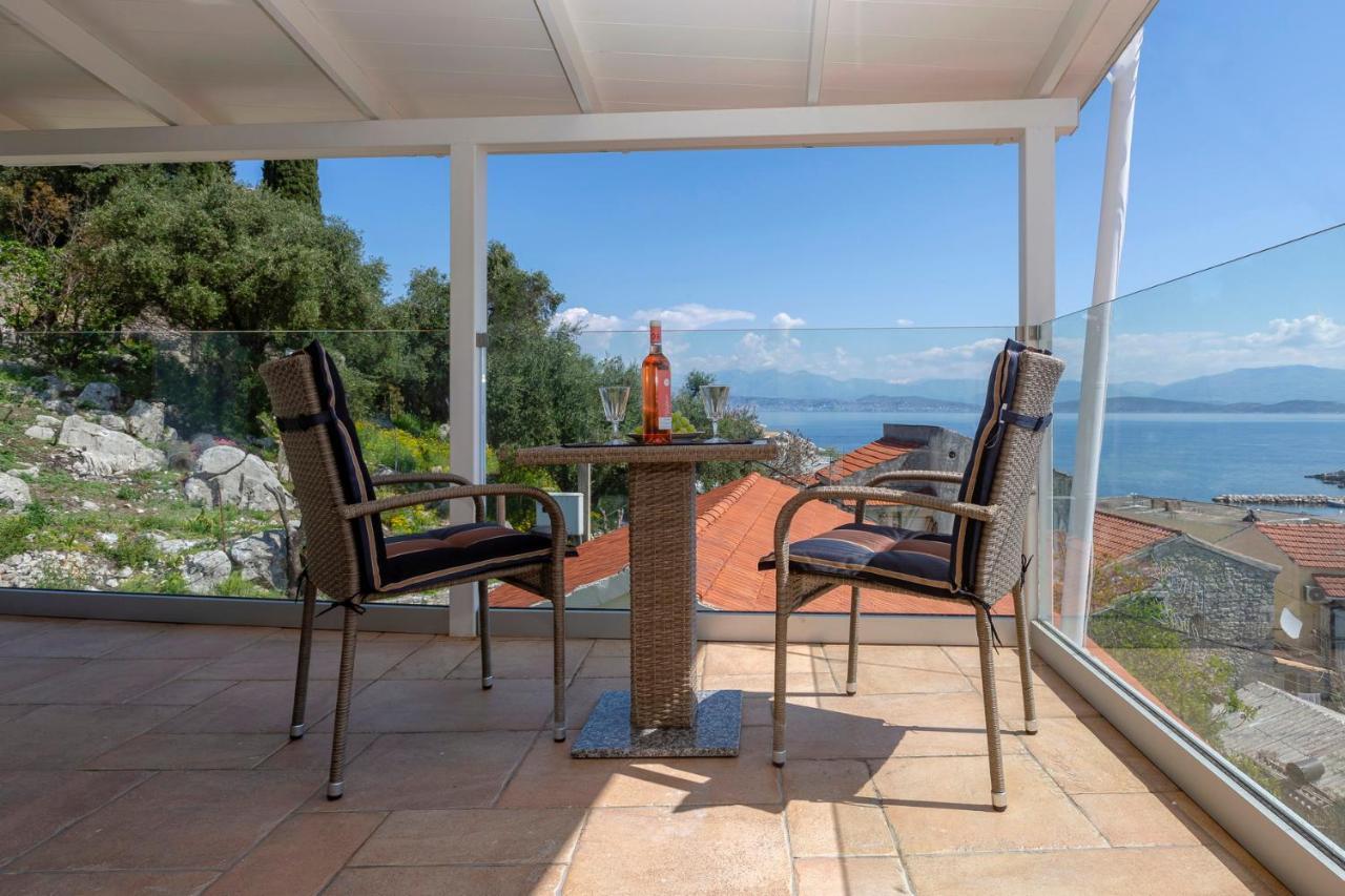 Solaris Methea- Luxury Central Villa By The Castle Kassiopi Exterior foto