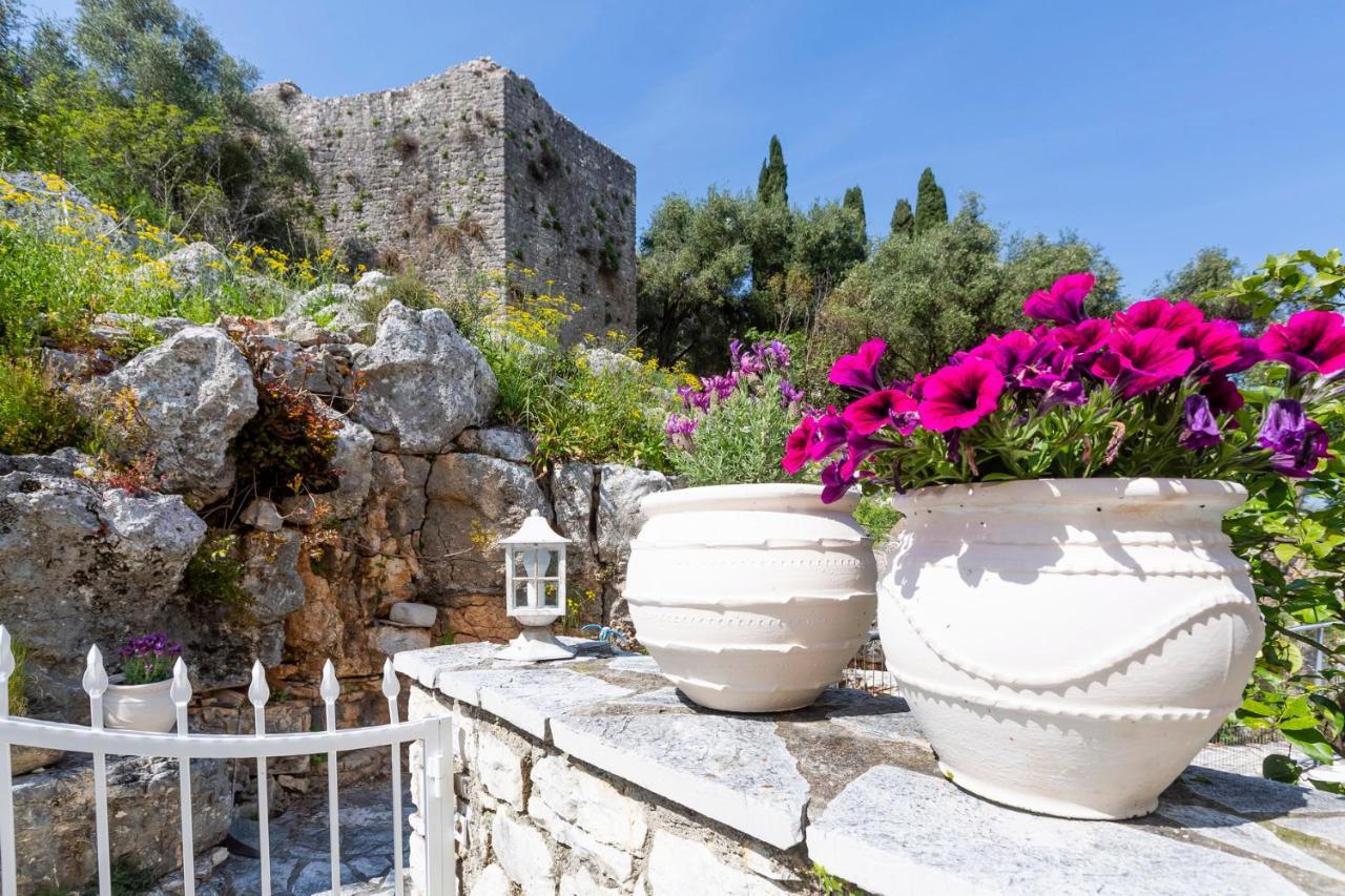 Solaris Methea- Luxury Central Villa By The Castle Kassiopi Exterior foto