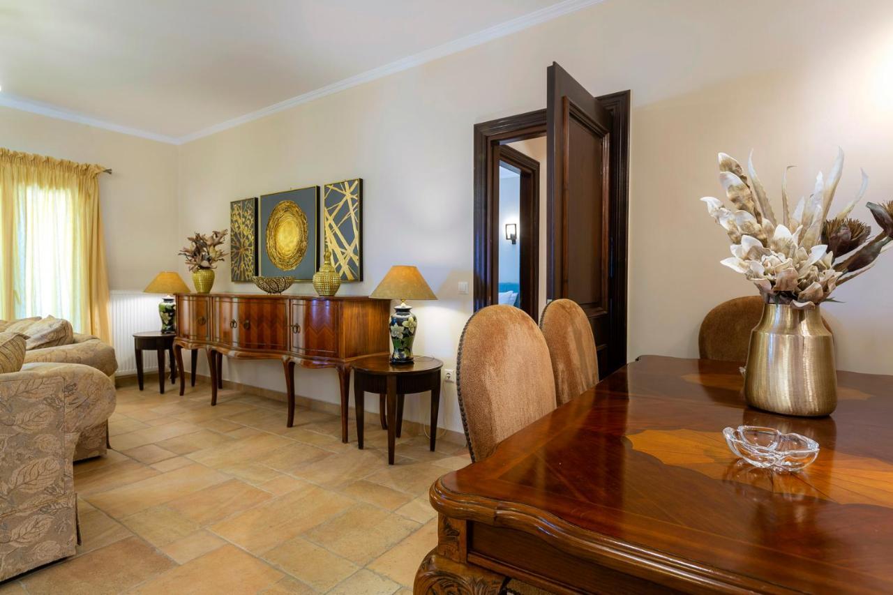 Solaris Methea- Luxury Central Villa By The Castle Kassiopi Exterior foto