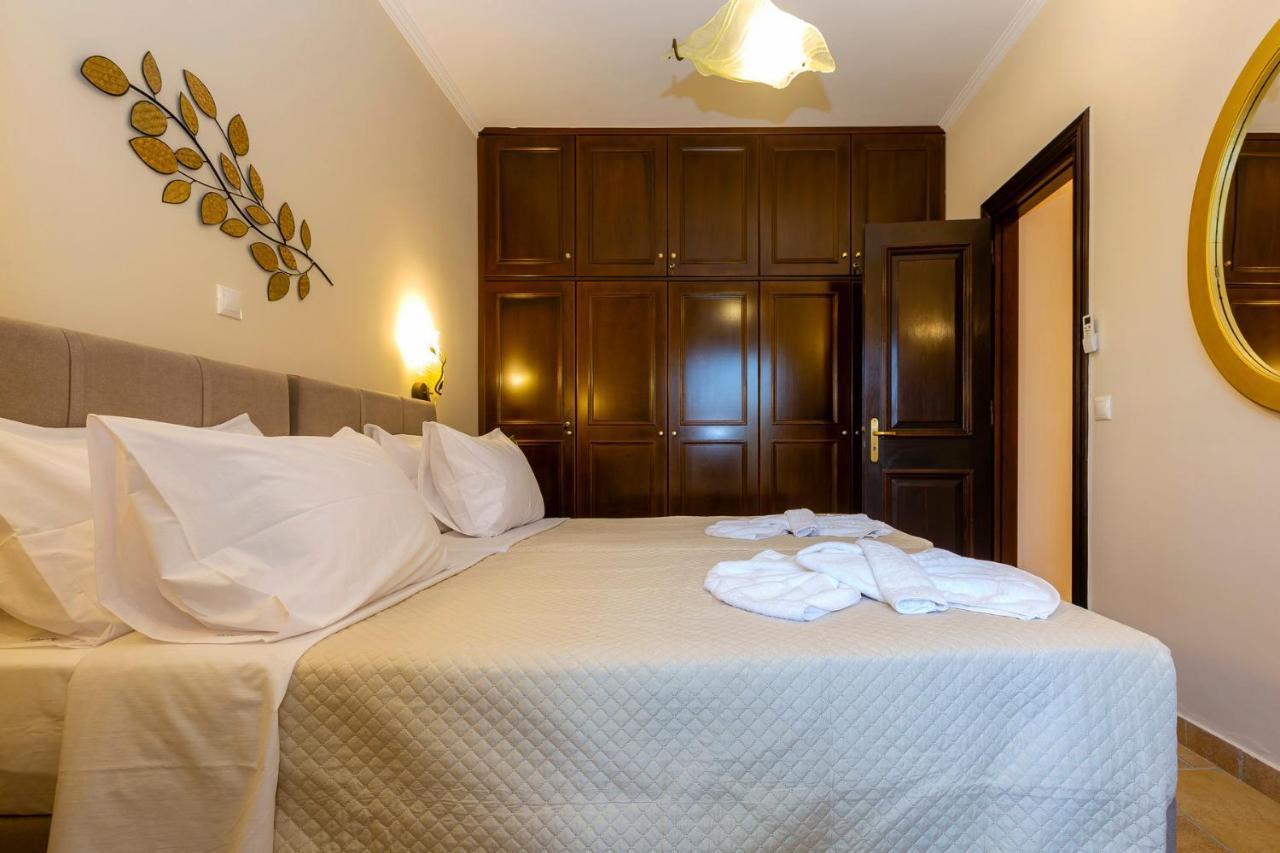 Solaris Methea- Luxury Central Villa By The Castle Kassiopi Exterior foto